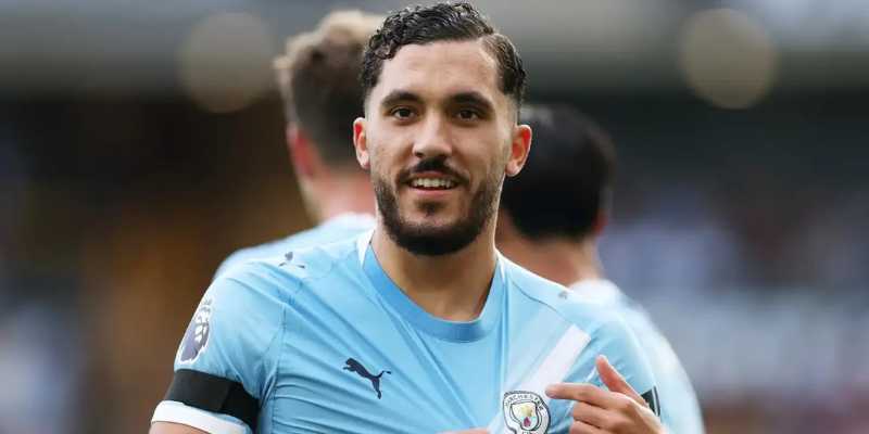 Rayan Cherki trong bối cảnh cạnh tranh danh hiệu